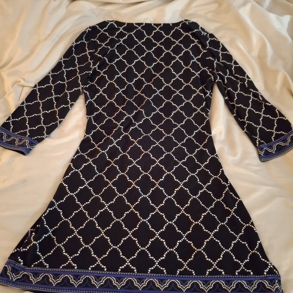 White House Black Market Black And White  Patterned Ruched Front Mini Dress - Picture 5 of 6